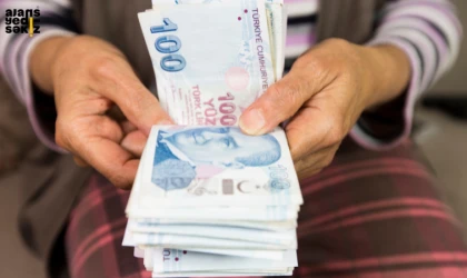 2025'in ilk yarısında memurlara yüzde 11,54, emeklilere yüzde 15,75 zam yapılacak.