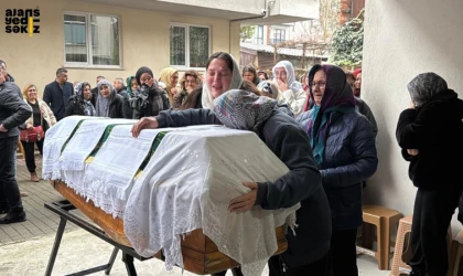 Yanan otelin 12. katından atlayan Şevval Şahin, Bartın'da son yolculuğuna uğurlandı.
