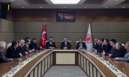 Karabük Merkez Mahalle Muhtarlar Derneği Başkanı Ozan Özçelik ve Muhtarlar TBMM’de Misafir Edildi.