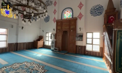 Karabük Belediyesi, Ramazan ayı öncesinde camilerde temizlik çalışması başlattı.