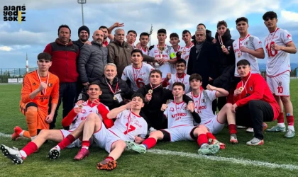 5000 Evlerspor, şampiyonluğunu ilan ederek Türkiye Şampiyonası biletini aldı.