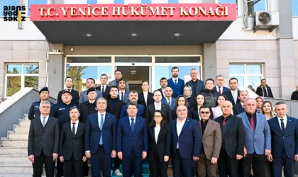 Bakan Tunç, çeşitli kurumları ziyaret ederek ilçede yürütülen çalışmalar hakkında bilgi aldı.