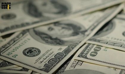 Dolar kuru, gün içinde 41 liranın üzerine çıktıktan sonra 39 lira seviyesine geriledi.