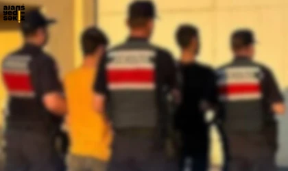 3 kişi gözaltına alındı, bonzai ve sentetik hap ele geçirildi.