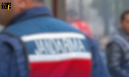 İki ayrı operasyonda sentetik ecza, ecstasy ve bonzai ele geçirildi.