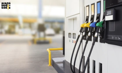 Petrol fiyatlarındaki sert düşüşün 9 Nisan'da pompaya yansıması bekleniyor.