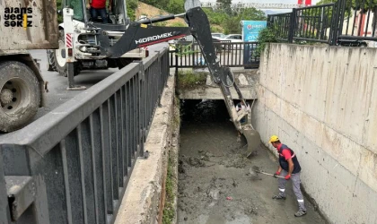 Karabük Belediyesi, kapsamlı bir temizlik çalışması başlattı.