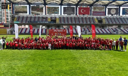 Minik Sporcular Sahada Eğlenerek Yarıştı.