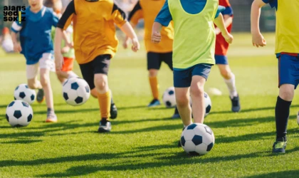 Geleceğin futbolcuları, Karabük’ün deneyimli antrenörleriyle yetişiyor.