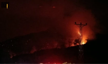 Yangınlara ekipler ve gönüllüler aralıksız müdahale ederken 10 köy tedbiren tahliye edildi.