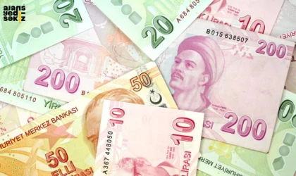 Milyonlarca memur ve emekliyi ilgilendiren zam görüşmelerinde yeni teklif geldi. 