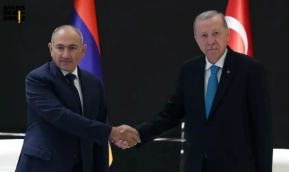 Erdoğan, Çin’de Ermenistan Başbakanı Nikol Paşinyan ile bir araya geldi.