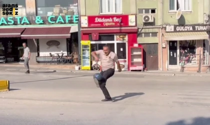 Meydan Taksi durağında çalışan Hasan Özdemir, futbol tutkusuyla vatandaşların sevgisini kazandı