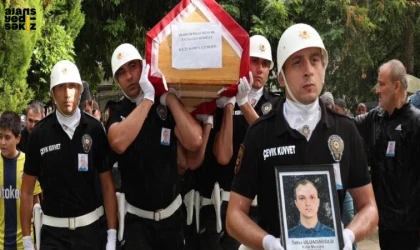 Trafik Kazasında Yaşamını Yitiren Polis Memuru Talha Uluadaoğlu, Karabük’te törenle sonsuzluğa uğurlandı.