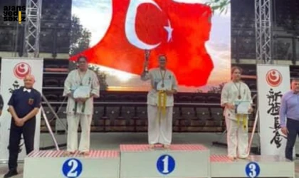 Zeynep Naz Küçürek Balkan Şampiyonu olarak bayrağımızı dalgalandırdı