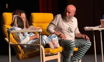 "Parça Tesirli Pazarlar" adlı tiyatro oyunu seyirciden büyük ilgi gördü.
