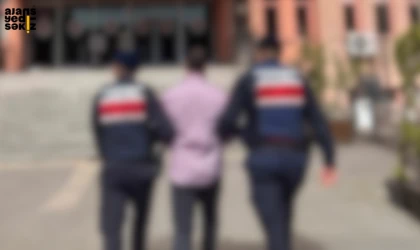 Düzenlenen 3 ayrı operasyonda sentetik hap ve uyuşturucu madde ele geçirildi.