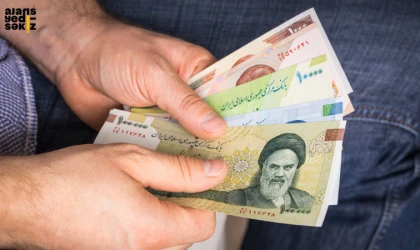 1 Riyal 0.00 dolar olarak kaydedildi, 1 dolar ise 1.1 milyon Riyal etti.