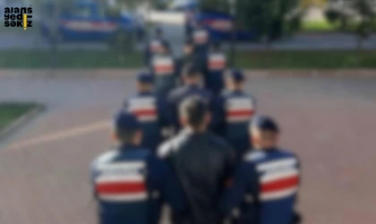 Jandarma, 2 ayrı operasyonda uyuşturucu madde ve tabanca ele geçirdi.