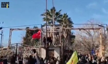 Kamışlı sınır hattında yaşanan alçakça provokasyon: teröristler Türk bayrağını hedef aldı.