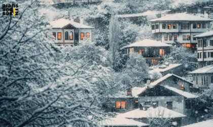 Perşembe günü Karabük genelinde kuvvetli kar yağışı beklendiğini duyurdu.