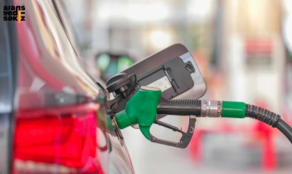 Son düzenlemeyle birlikte motorinin litre fiyatı gece yarısı itibarıyla 1 TL arttı.