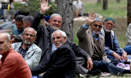 emekli aylığındaki artıştan kaynaklanan fark ödemelerinin 4 Şubat Çarşamba günü yapılacağını açıkladı.