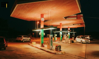 Sektör kaynaklarına göre pazartesi günü motorine 7,65 TL zam öngörülüyor.