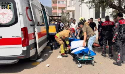 Silahlı saldırıda 1 öğretmen ve 8 öğrenci hayatını kaybetti, 13 kişi yaralandı.