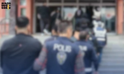 100.Yıl Mahallesi'nde 2 kişinin darbedildiği kavganın yol verme meselesinden çıktığı öğrenildi.