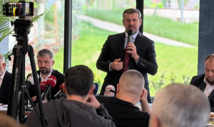Başkan Çetinkaya, ücretsiz ulaşım yerine indirimli tarife uygulanacağını açıkladı.