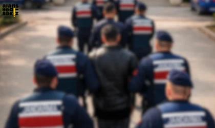 jandarma ekiplerince düzenlenen 3 operasyonda uyuşturucu madde ele geçirildi.