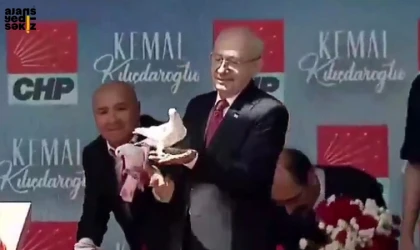 Kılıçdaroğlu "Hesap soracağım hesap" dedi, Özgür Özel binlerle Anıtkabir'e yürüdü.