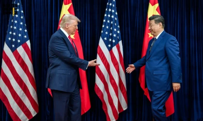 Trump Çin'e dev heyetle çıkarma yaptı, Elon Musk ve Tim Cook da kafilede.