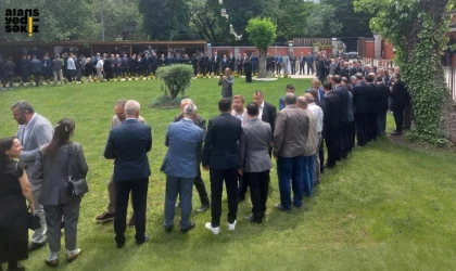 Vali Çağatay'ın ev sahipliğinde protokol ve vatandaşlar Havuzlu Bahçe'de buluştu