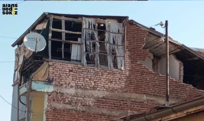 Malatya merkezli 5 büyüklüğündeki deprem çevre illerde de hissedildi.