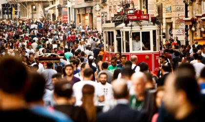 Türkiye'nin nüfusu, 1 Temmuz itibarıyla 86 milyon 320 bin 602 kişi oldu.