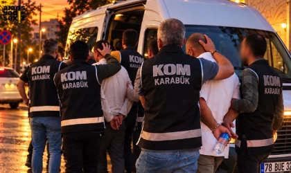 operasyonda 390 sikke, 47 tarihi eser niteliğinde obje ve ruhsatsız silahlar ele geçirildi.