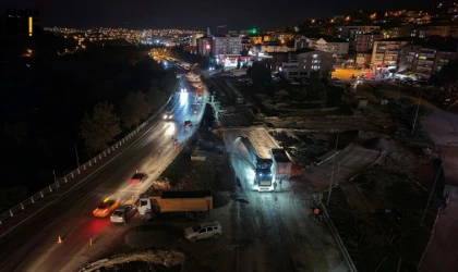Başkan Çetinkaya, kavşağın 15 gün içinde çift şeritli akışa açılacağını açıkladı.