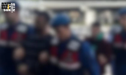 Düzenlenen iki ayrı operasyonda 230 adet sentetik ecza hapı ele geçirildi.
