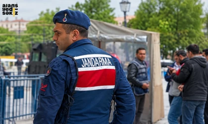 Merkez ve Yenice'deki operasyonlarda esrar, kenevir ve bonzai ele geçirildi.